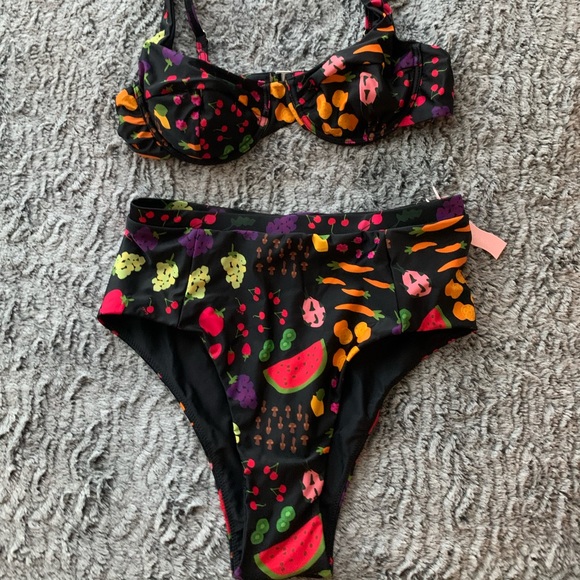 Lisa Says Gah x OOKIOH swim set - Picture 2 of 4